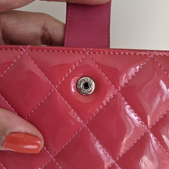 Chanel (Authentic) Patent Tri-fold Quilted Wallet - Picture 5 of 15